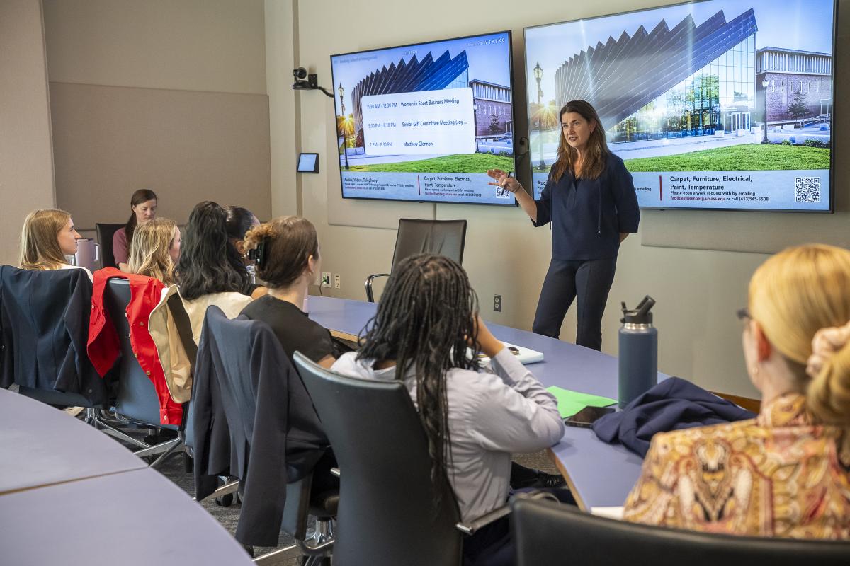 Laura Gentile McCormack Scholars visit
